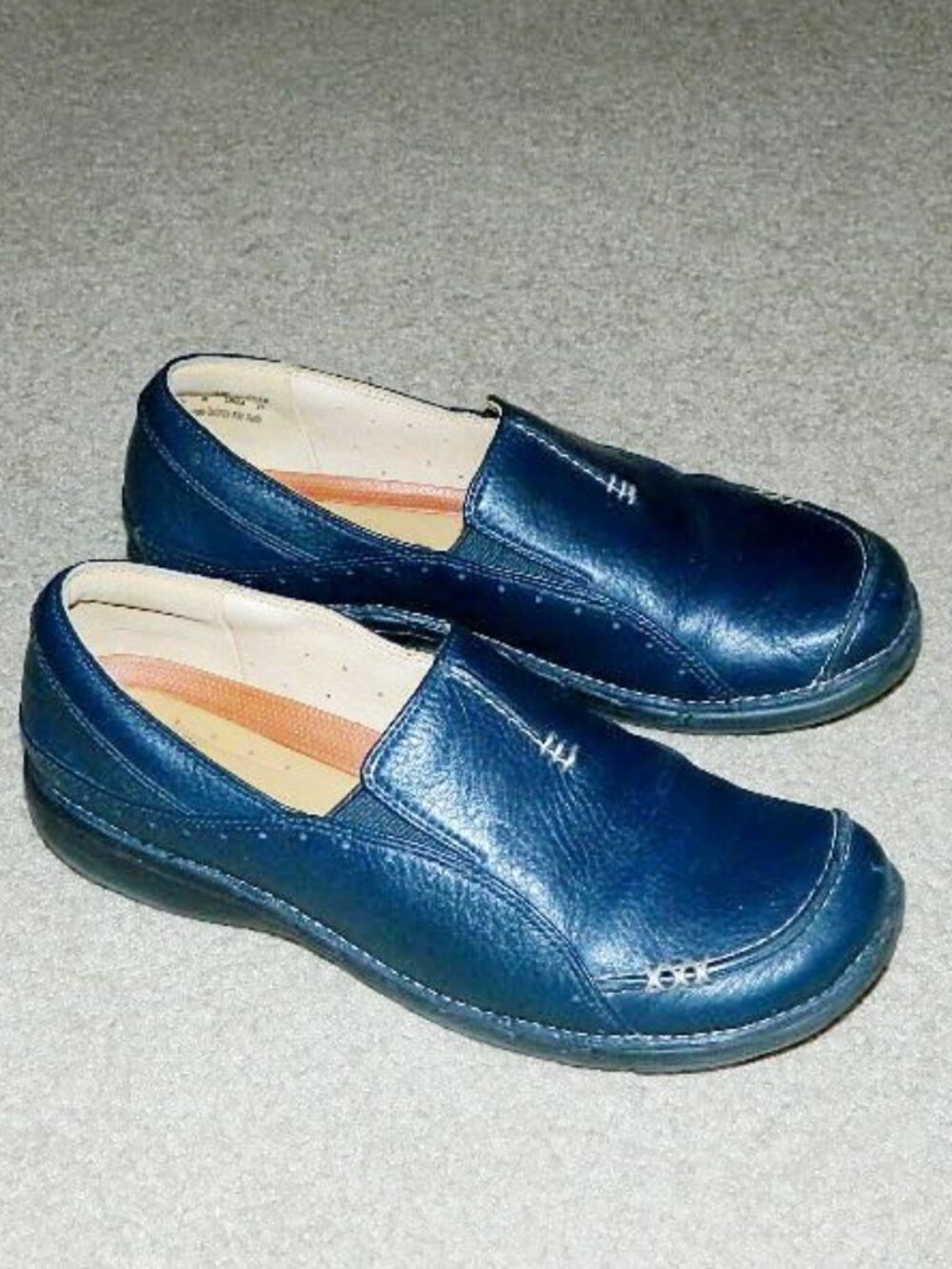 Women's CLARKS Structured Loafers Size 8 Medium Navy Blue Leather Slip-Ons